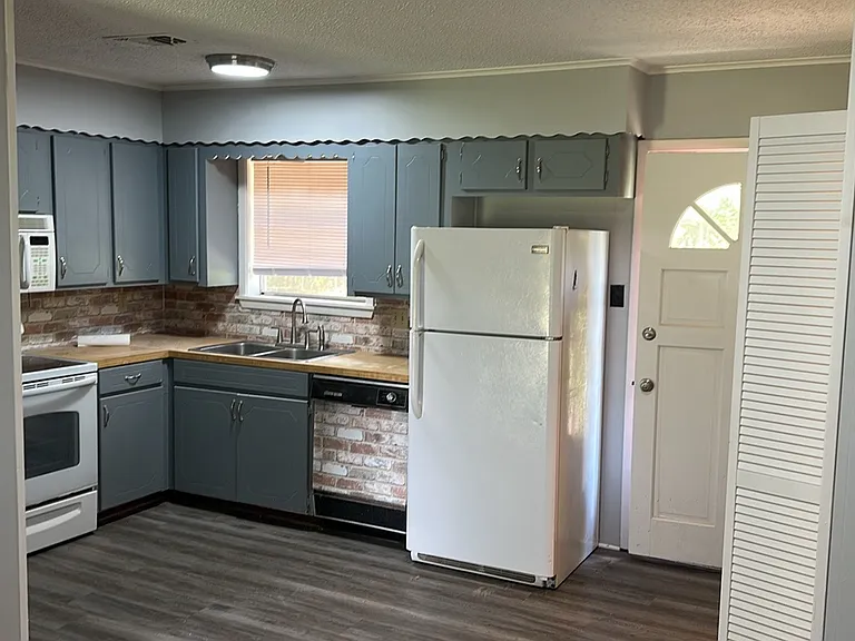 215 Fagan Ln — Photo 6
