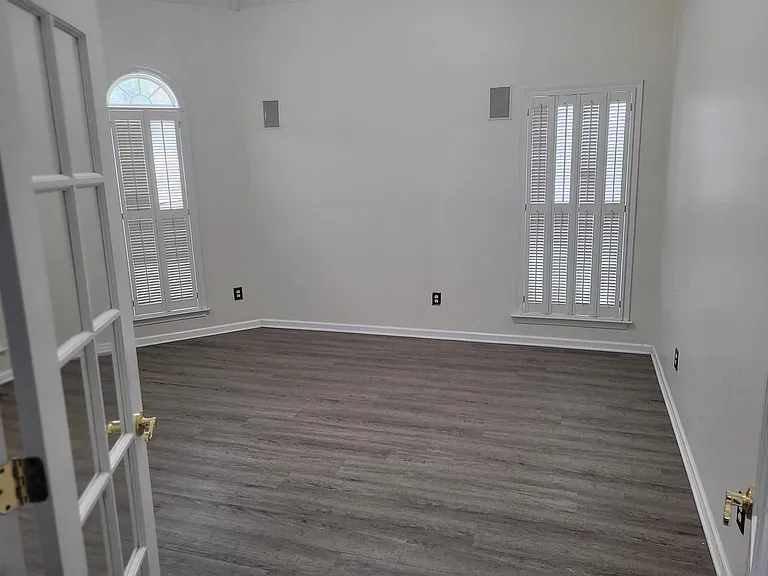 618 Millrun Ct — Photo 29
