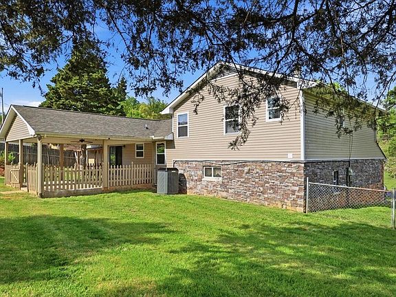 4th image of 5715 Academy Dr