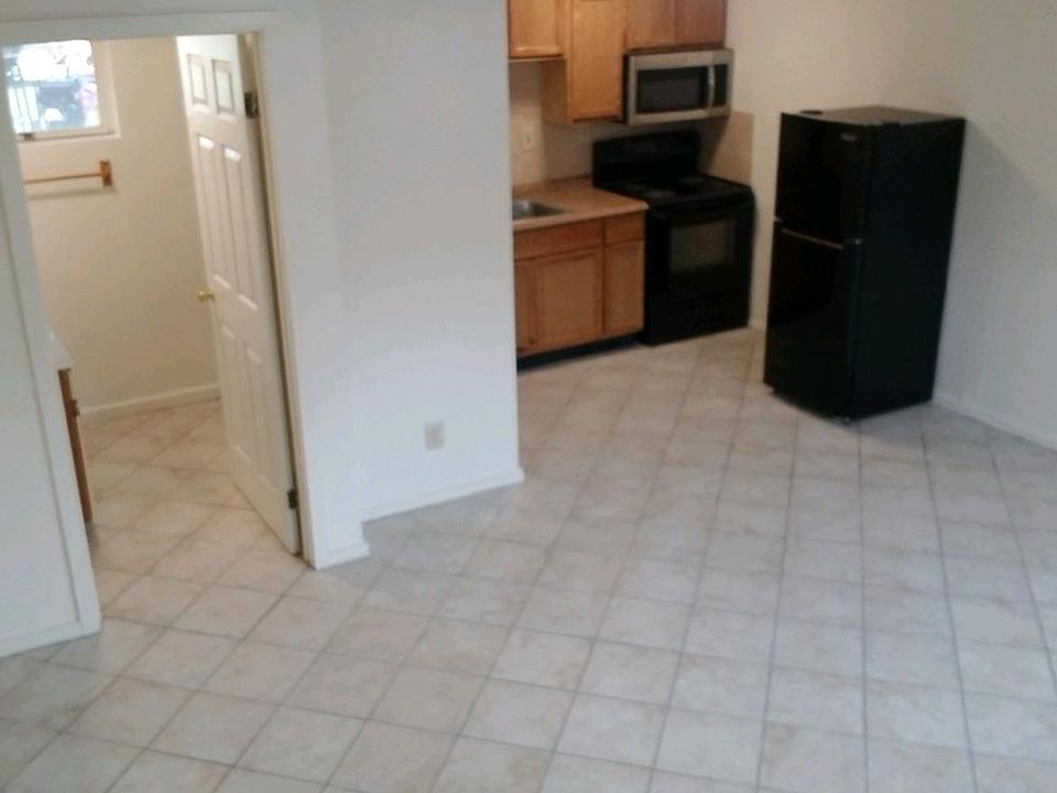 kitchen open l/r sitting room