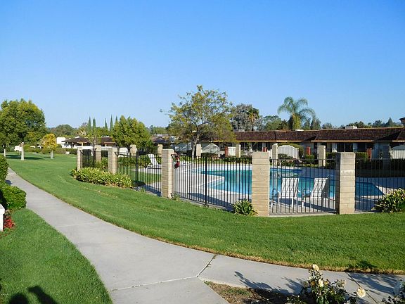 3rd image of 4162 Lake Harbor Ln