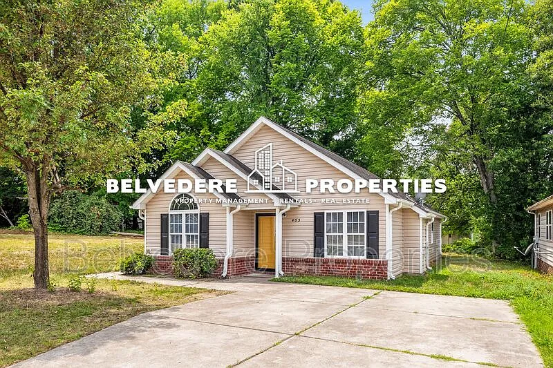 3 bed, 2.0 bath, 1264 sqft, $1,900 — Photo 2