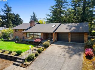 15416 NE Holladay St, Portland, OR 97230