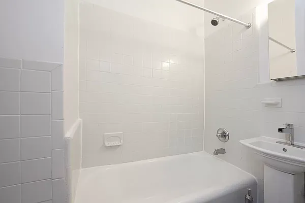 Rented by R New York | media 25