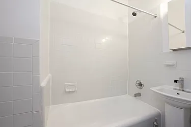 Rented by R New York