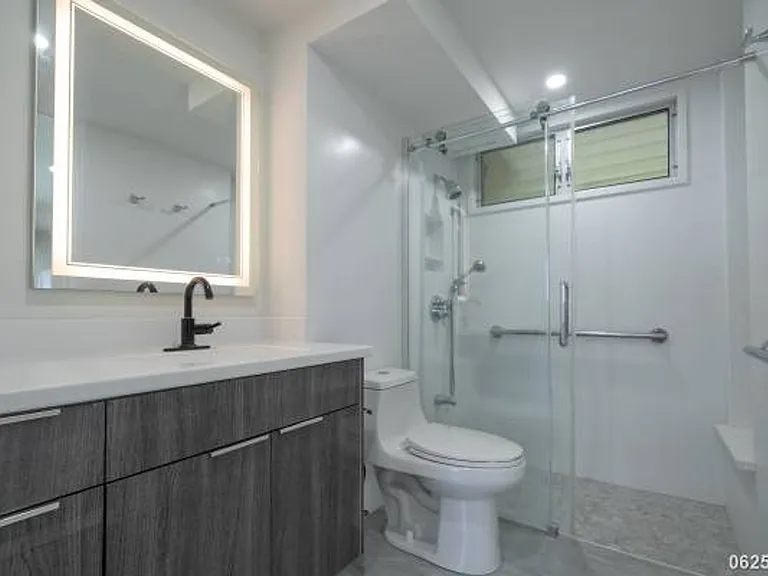 4970 Kilauea Ave #402 — Photo 11