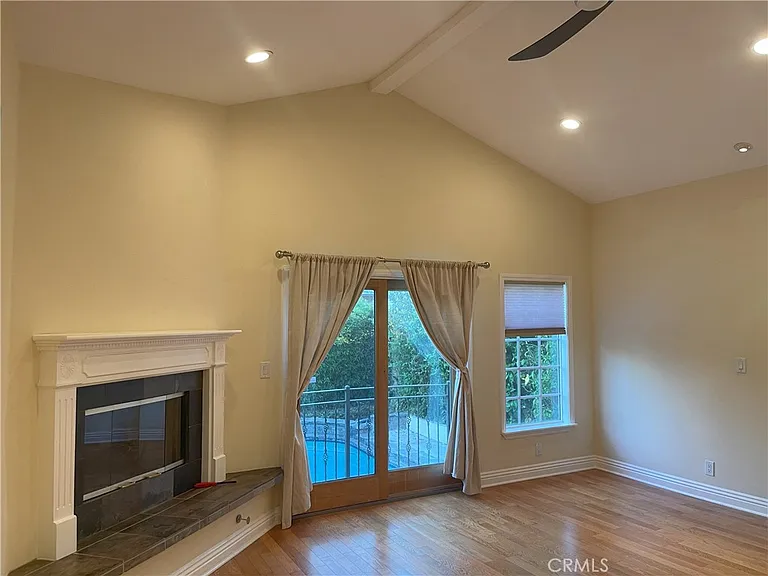 14320 Hortense St — Photo 11