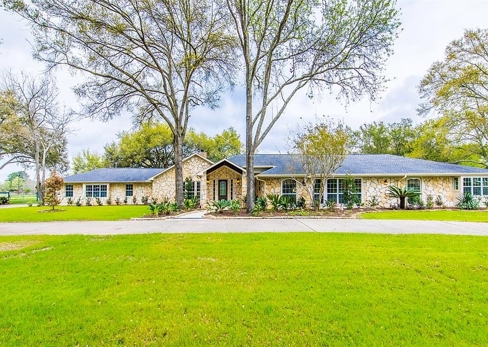 1st image of 26610 Willow Ln