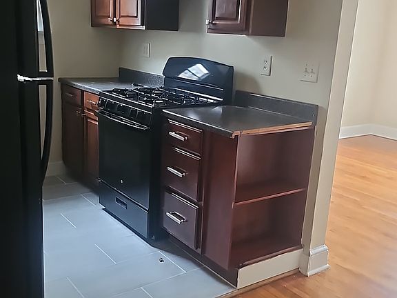 3rd image of 8619 Flower Ave