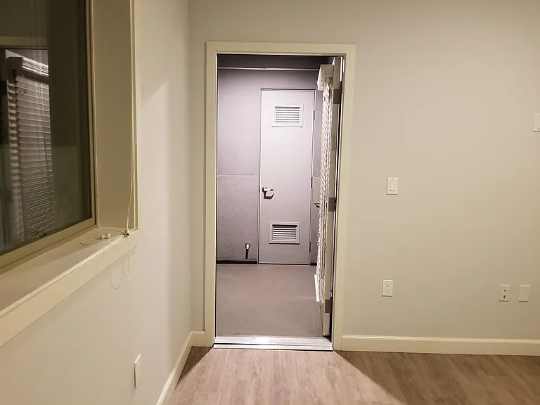 7605 Louise Ave #404 — Photo 7