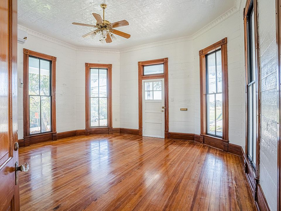 504 Burleson St, San Marcos, TX 78666 Zillow