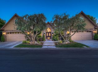 1223 E Rosemont Ln, Fresno, CA