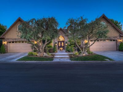 1223 E Rosemont Ln, Fresno, CA, 93730