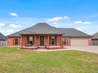 1106 N Ella Kate Ln, Lake Charles, LA 70605