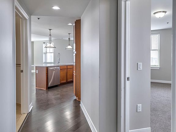 4th image of 525 W Lafayette Blvd 41-apt 18D