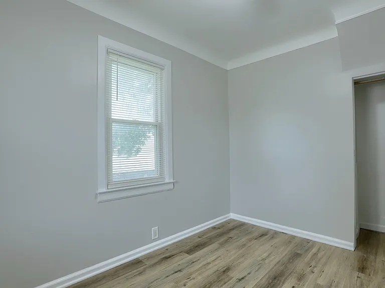 22395 Columbus Ave — Photo 13