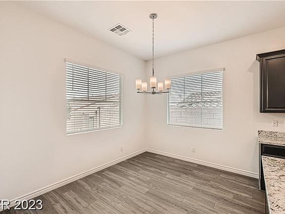 5th image of 775 Lilac Oak St