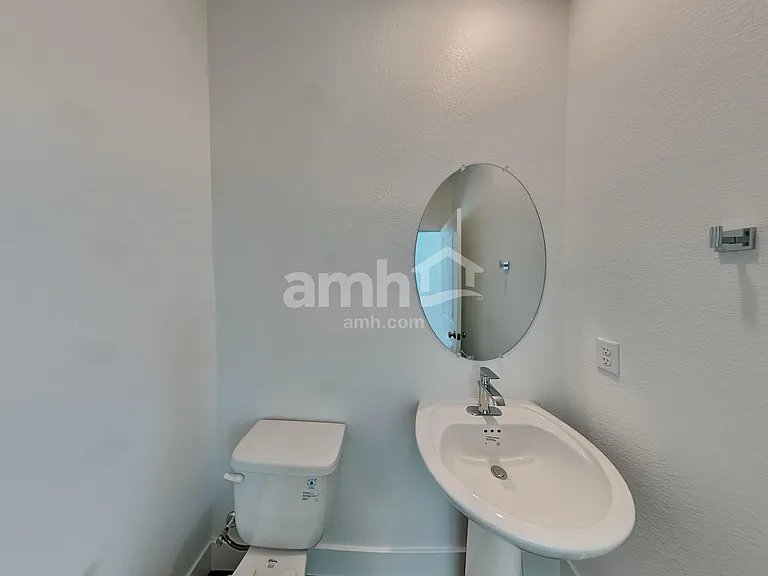 8401 Flagpole Loop Ave — Photo 7