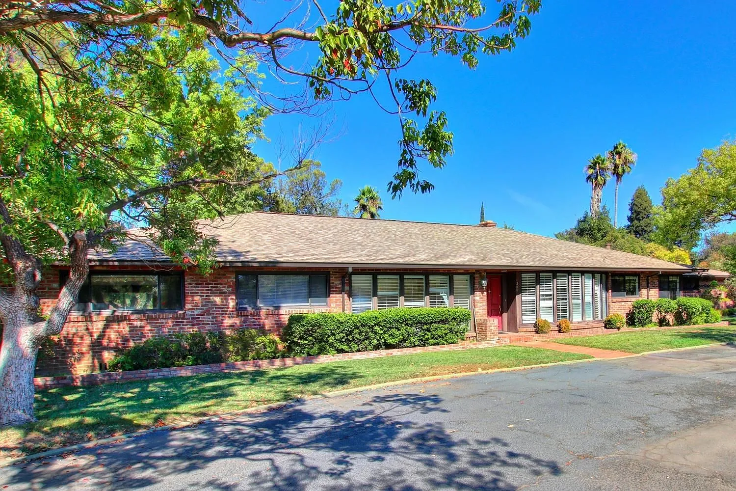 3851 Fair Oaks Blvd photo 1