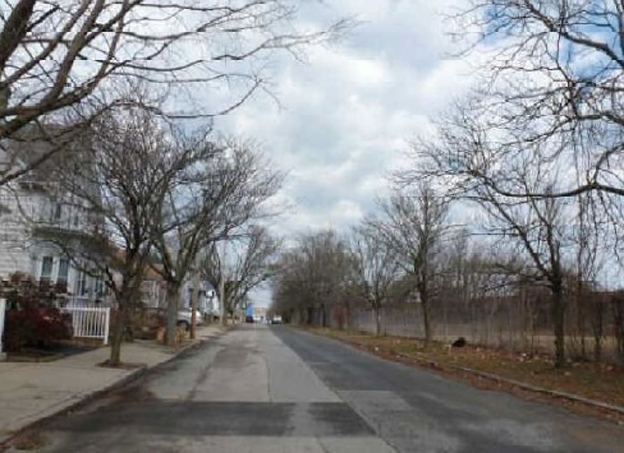 Exterior Neighborhood (street photo)