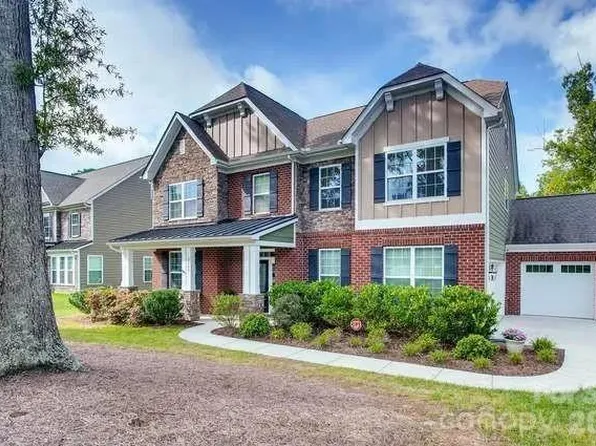 2404 Hamlet Ct, Matthews, NC 28105