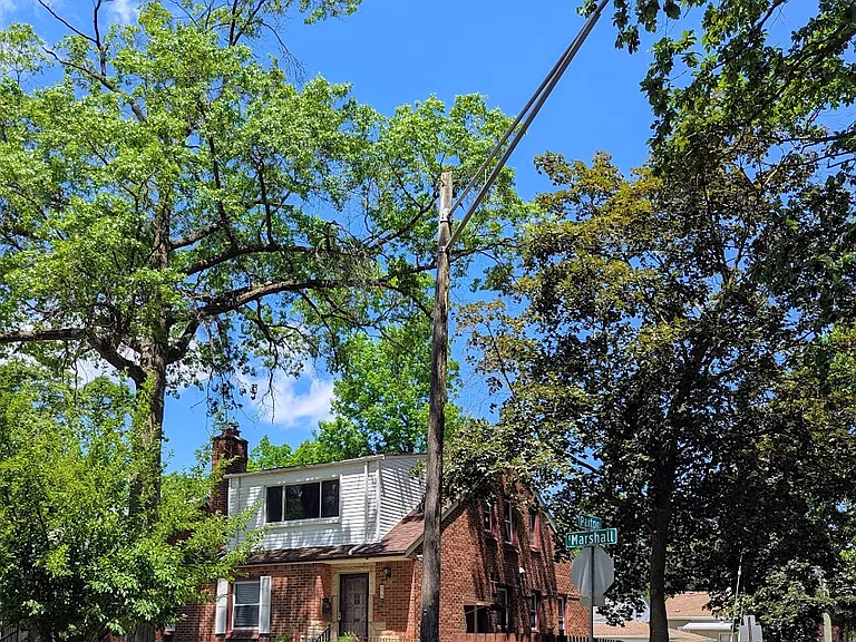 275 E Marshall St — Photo 1