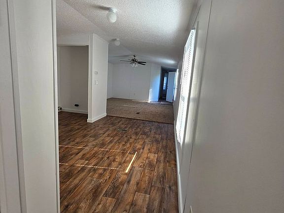 3rd image of 1002 Jacks Dr