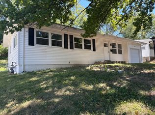9218 Ellison Dr, Saint Louis, MO 63136