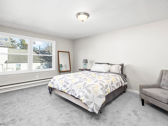 4th image of 408 Woodside Ave