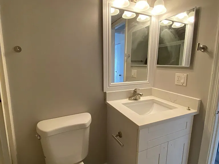 3225 N University Dr — Photo 10