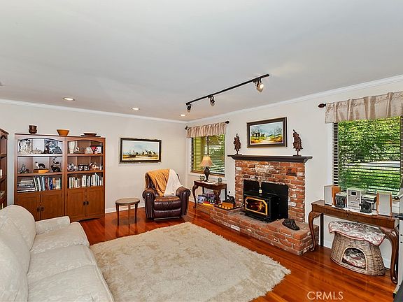 4th image of 23167 Brookside Rd