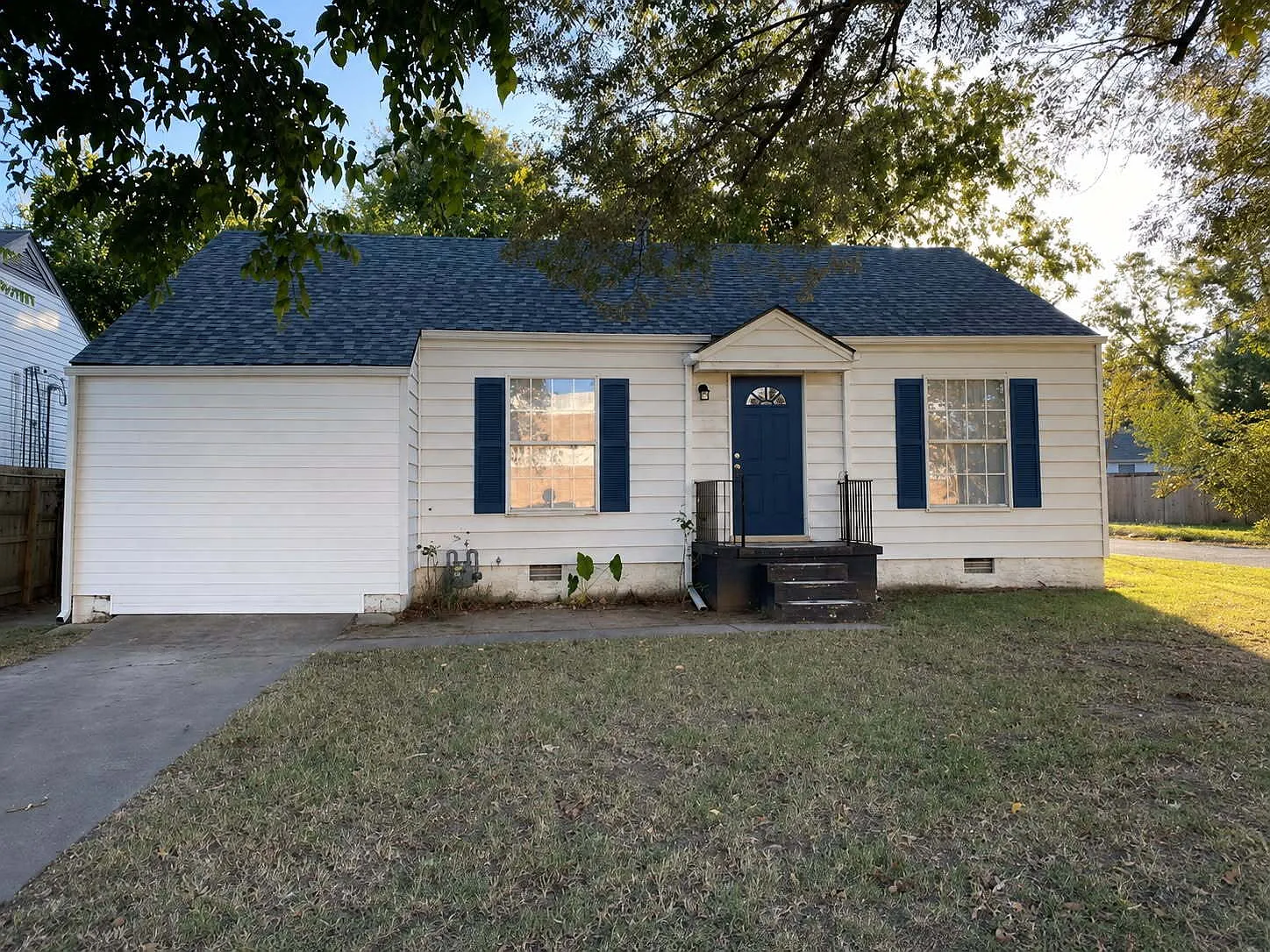 3 bed, 1.0 bath, 1084 sqft, $850 — Photo 1