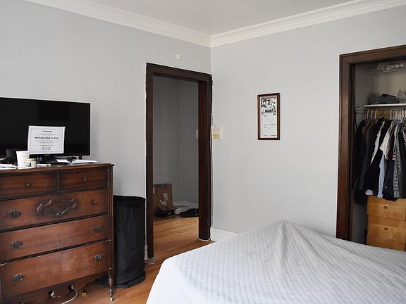 4th image of 3821-23 N Greenview Ave #3821-2W