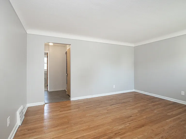 19861 Monterey Ave — Photo 11