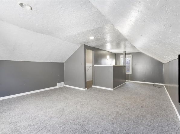 407 E Hayes Ave