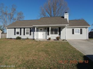 129 Parnell Rd, Hubert, NC 28539