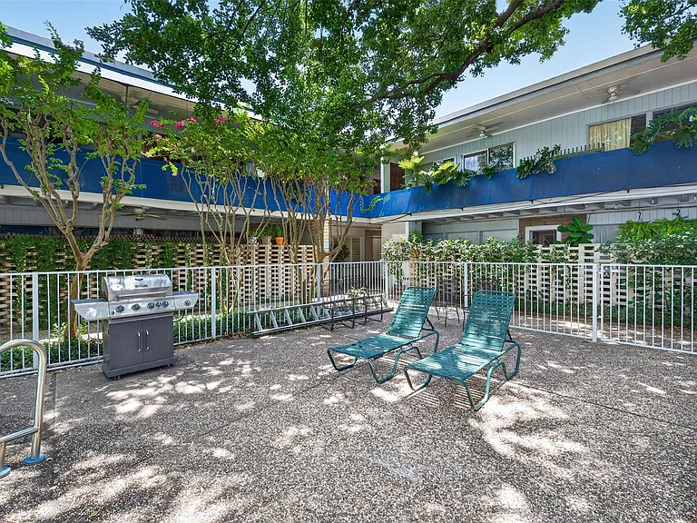 3271 Sul Ross St #20 — Photo 4