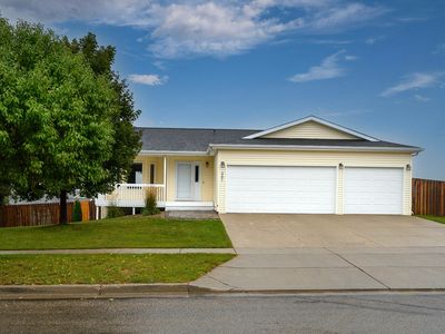 3201 Roosevelt Dr, Bismarck, ND, 58503