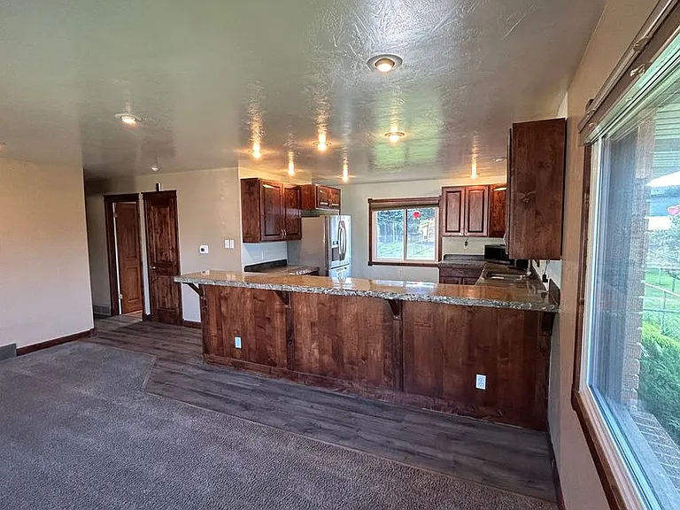 3470 S Hillcrest Dr — Photo 9