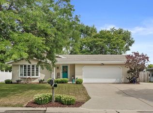 710 E Deer Ridge Pass, Oak Creek, WI 53154