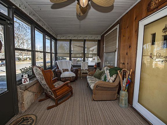 2nd image of 1352 E Elm Street