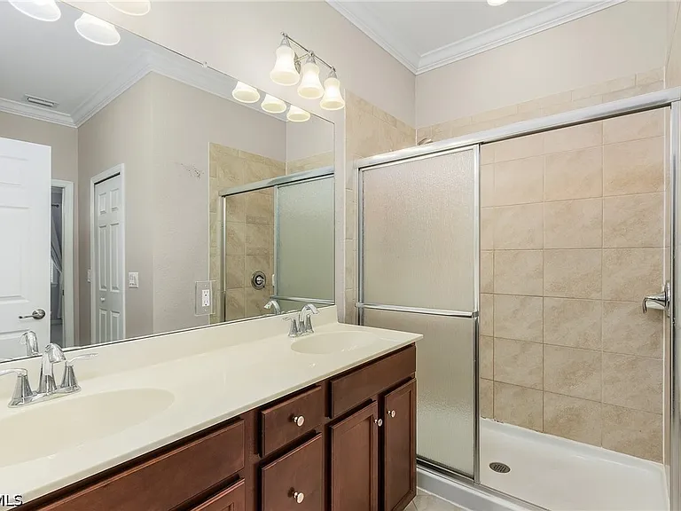 10140 Via Colomba Cir — Photo 14