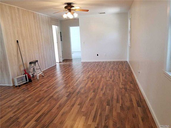 2nd image of 7 Seaman Ave #2