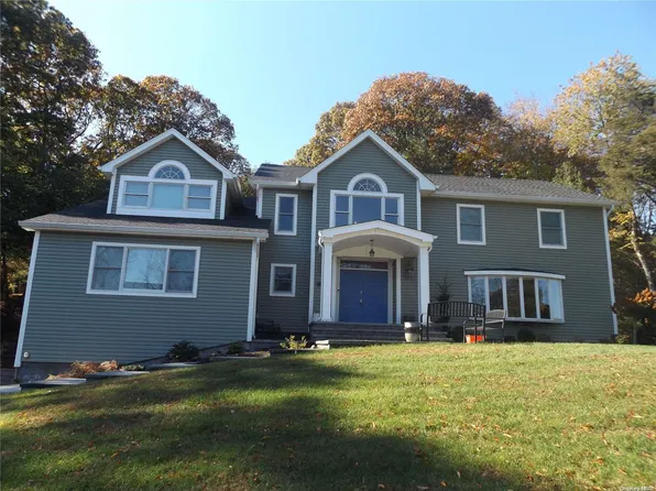 17 Riverview Terrace, Smithtown, NY 11787