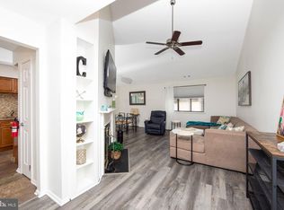603 Cypress Point Cir #B, Mount Laurel, NJ 08054