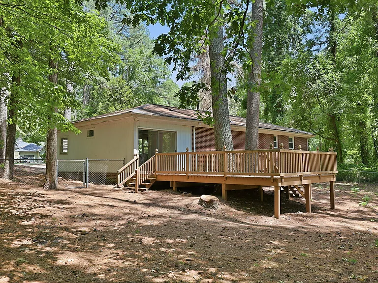 139 Windsor Cir — Photo 20