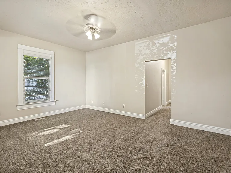 2752 Madison Ave — Photo 5