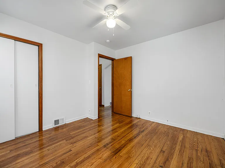 15630 Sprenger Ave — Photo 4