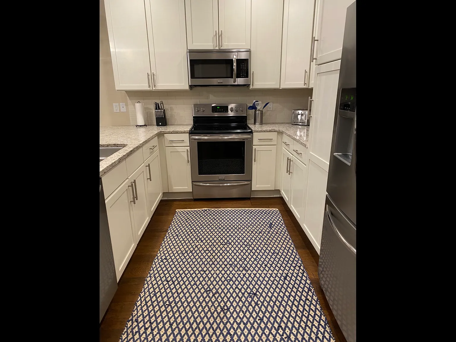 4 bed, 2070 sqft, $3,000 — Photo 2