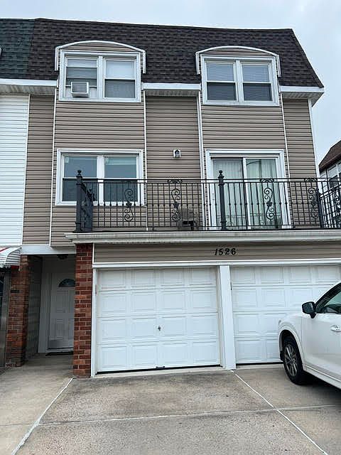 1st image of 1526 215th St #1